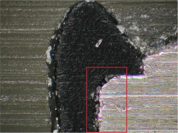 墊圈與金屬接合處有長條凹陷型貌